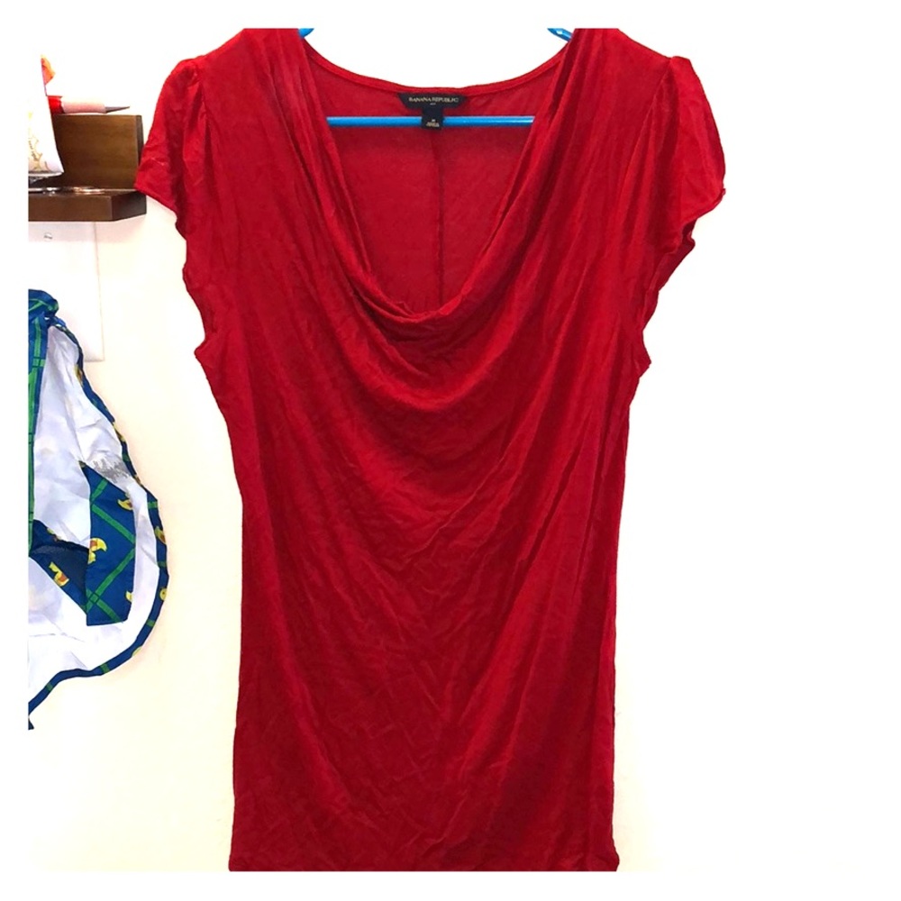 Red Scoop Neck Banana Republic Top!